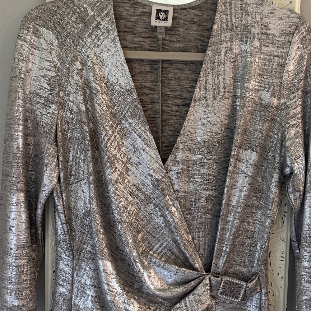 Anne Klein ladies fabulous dress Size 8. $40